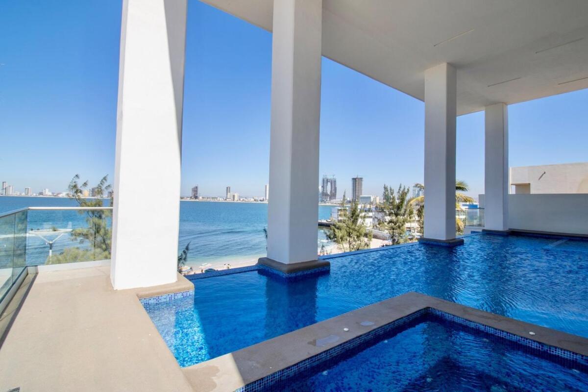 Departamento Frente A La Playa Pinitos Mazatlán